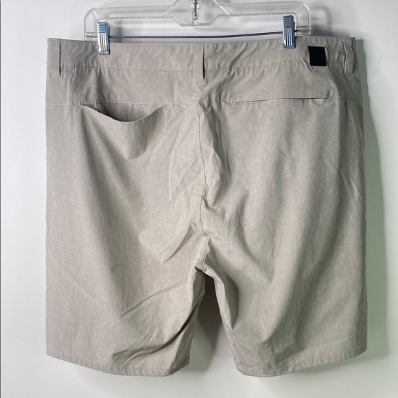 Vuori Men's 38 Light Tan Flat Front Shorts - Picture 4 of 8